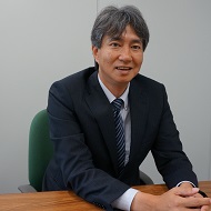 人事部長 稲田 武彦