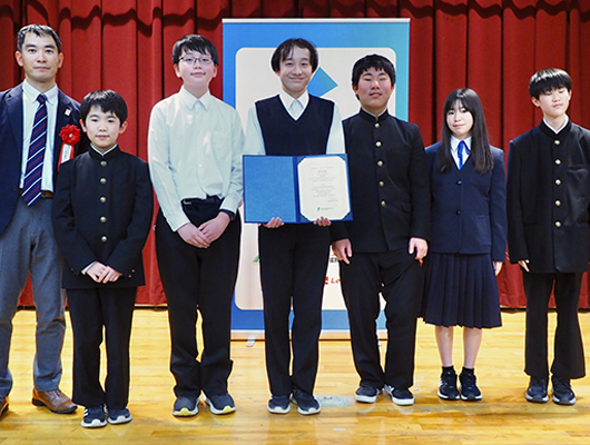 滋賀ジュニアリサーチグラント受賞者の皆さまと当社関係者