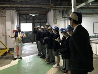 学生向けに見学会を開催(富山事業所)