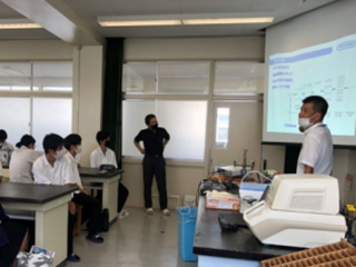 高校で出張授業 PCR検査の実験実習を行いました!(敦賀事業所)